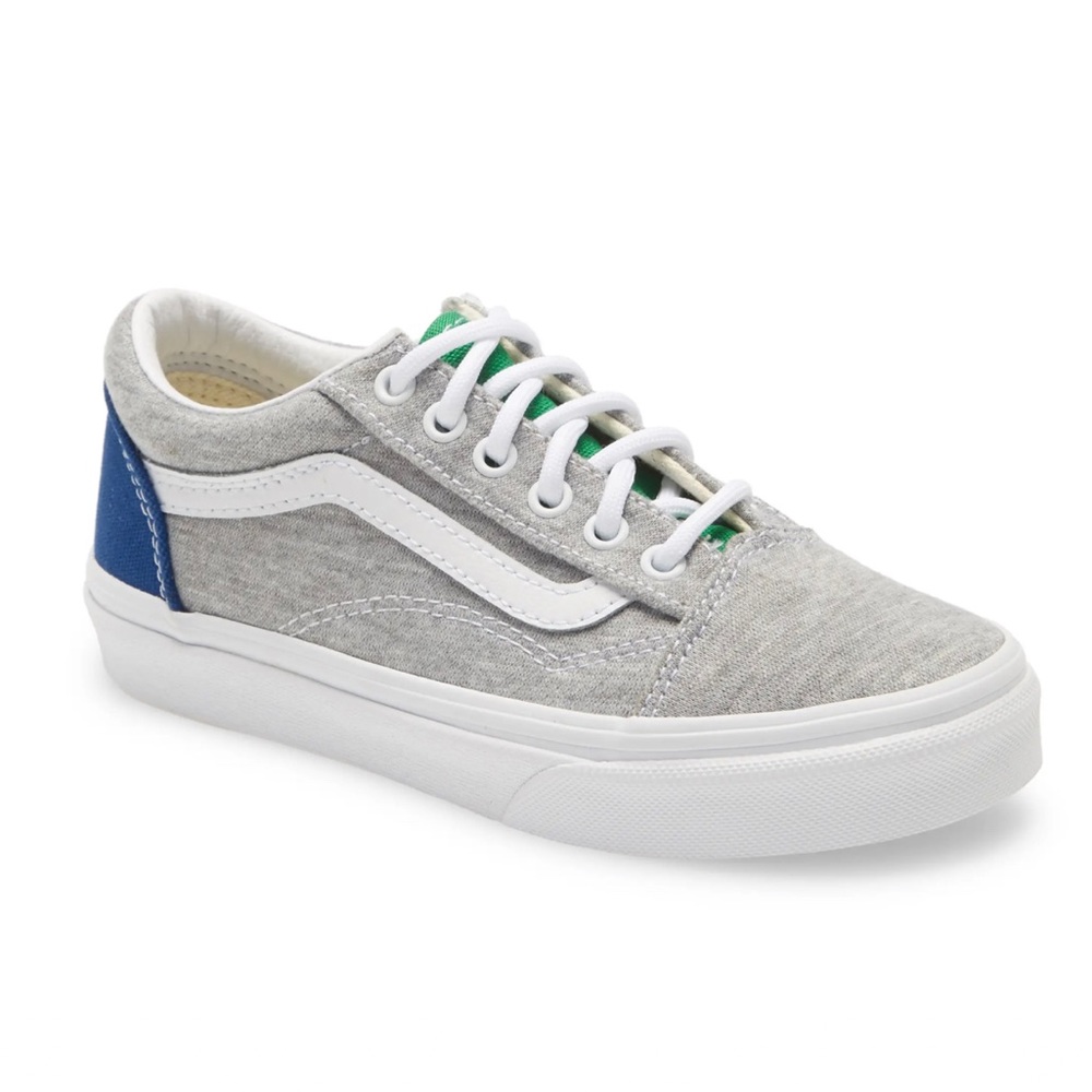 Padded tongue and collar Textile and leather upper/textile lining/rubber sole